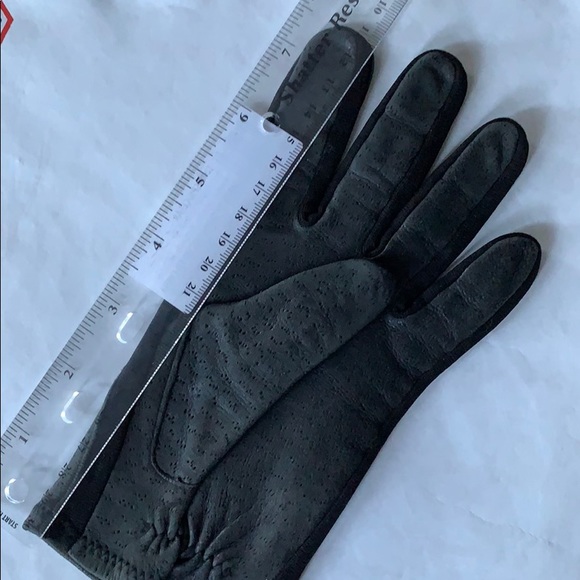 CLEARANCE Vintage Black Leather Gloves - Picture 6 of 8
